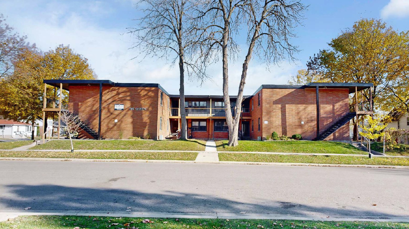 186 Queen St - 11, Sarnia, ON N7T 2R6 — photo 1