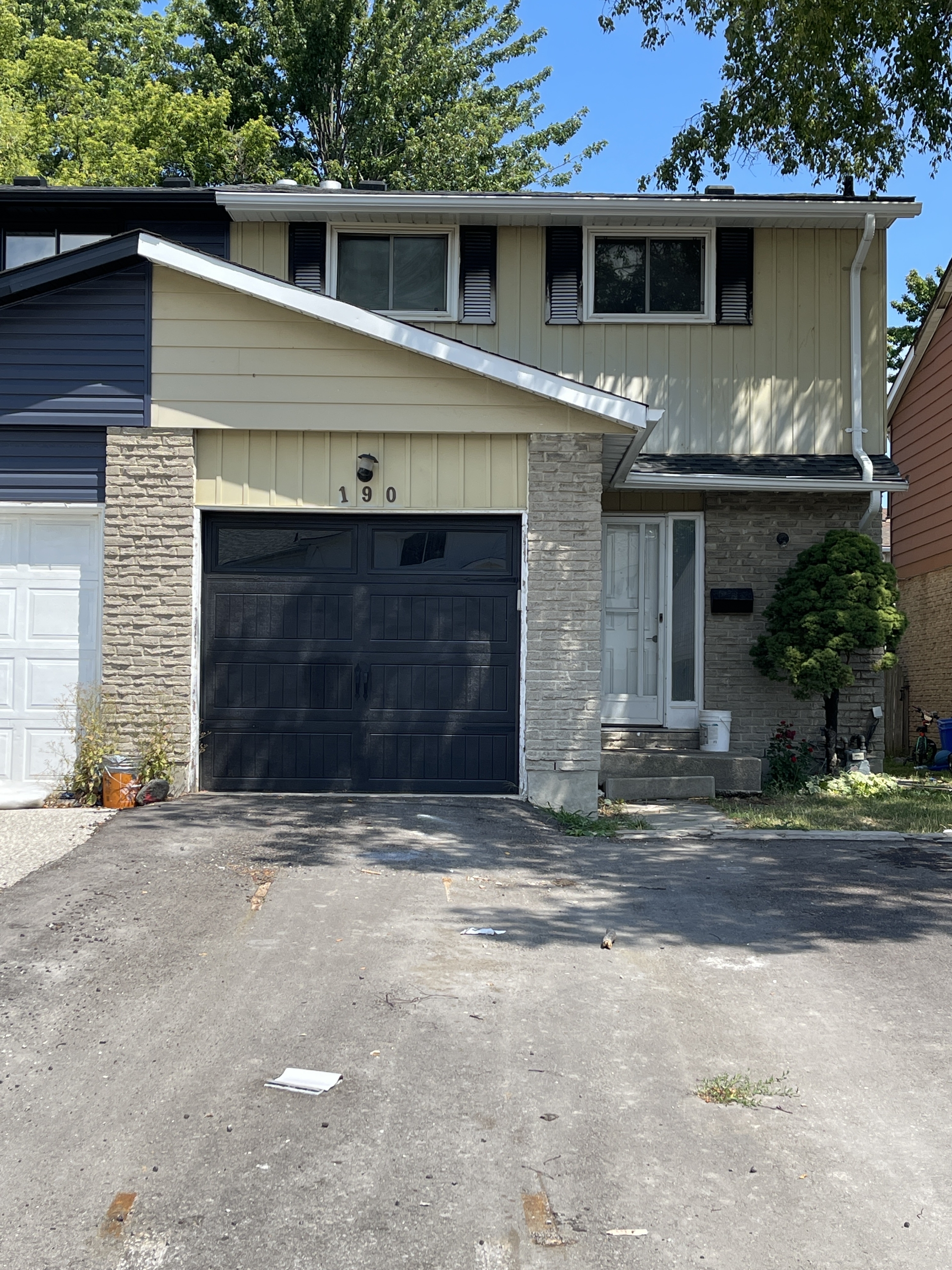 190 Bedford Cres