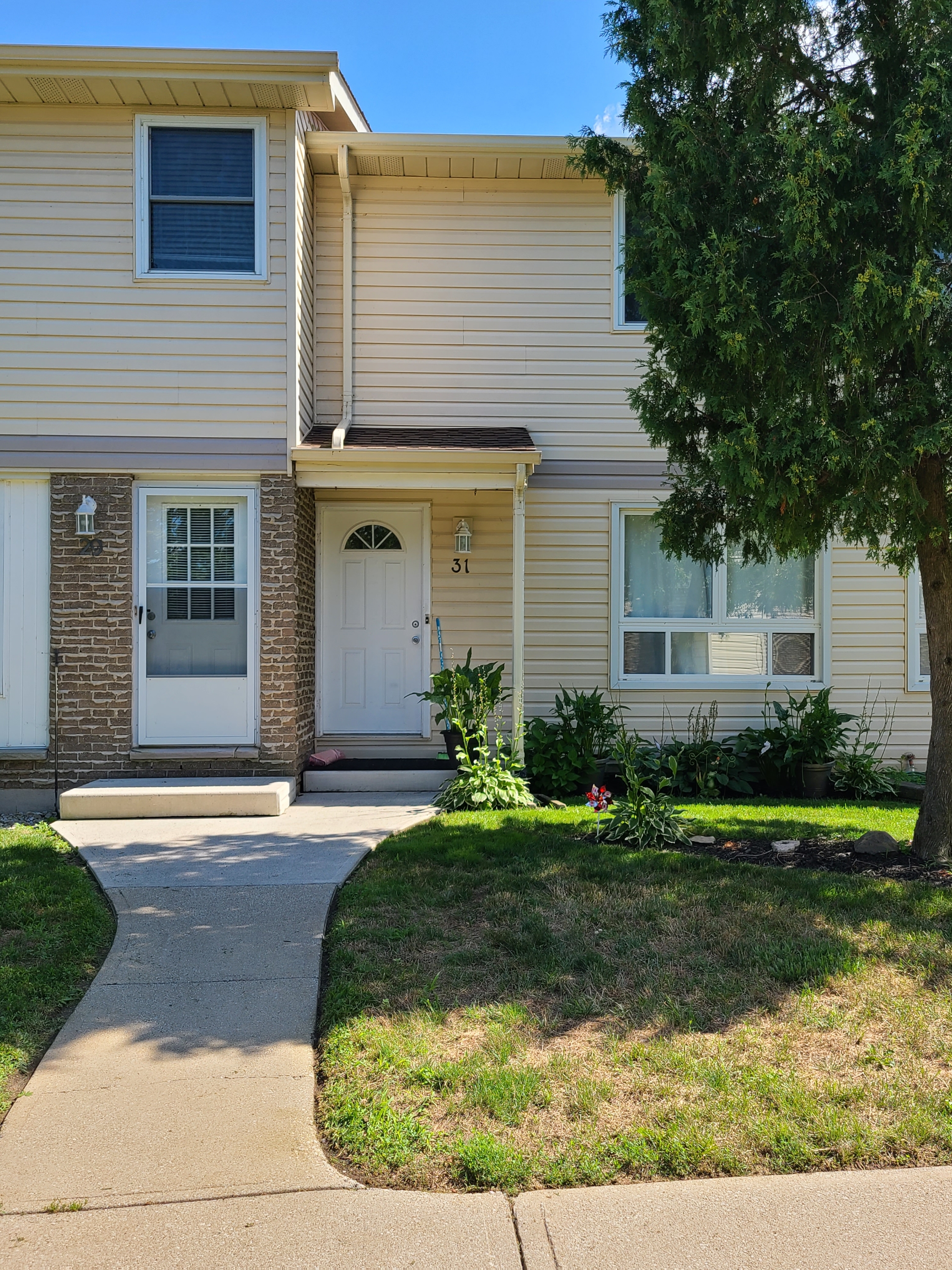200 Saint Clair Boulevard
