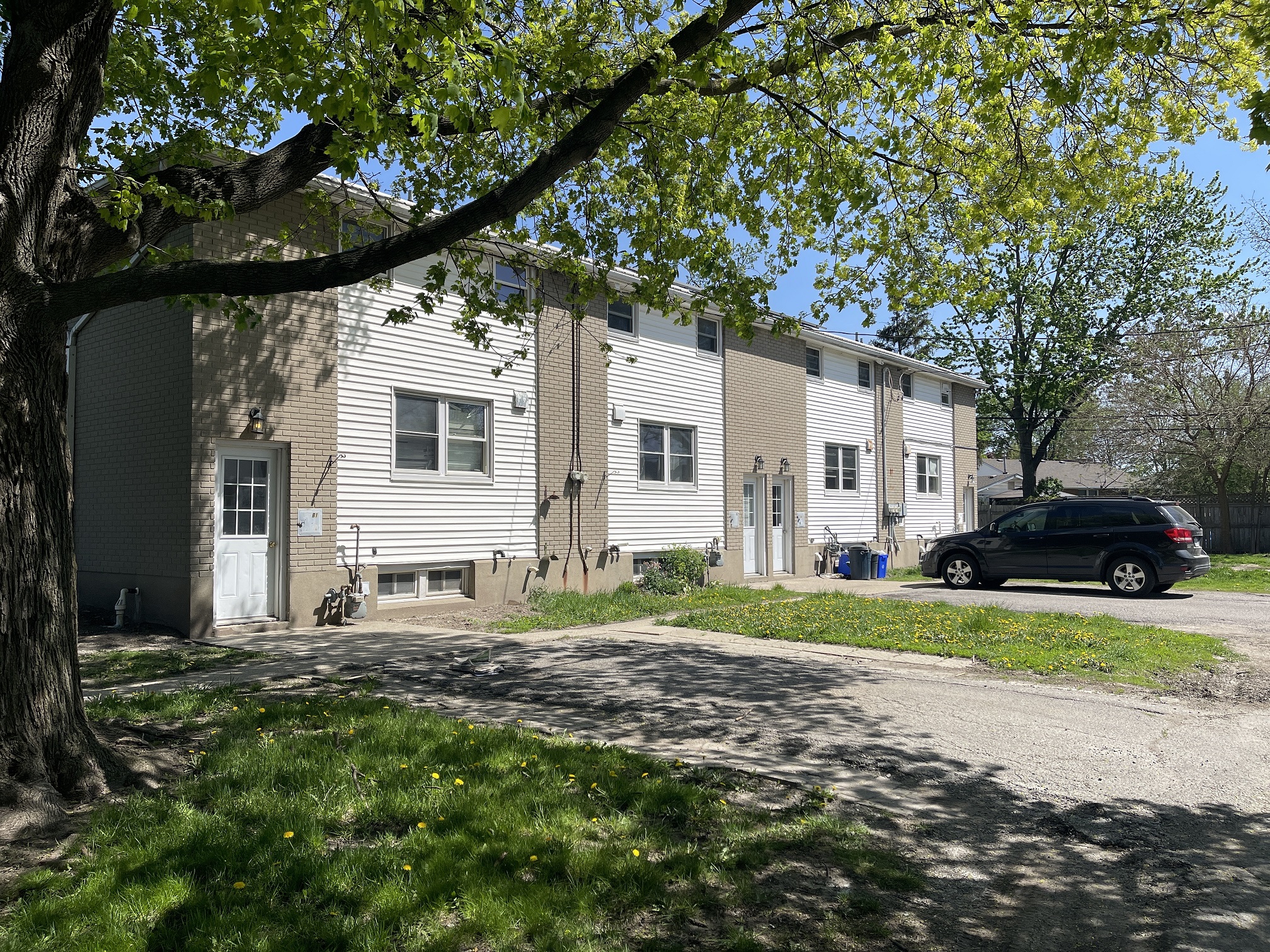 921 Wellington St*** - B4, Sarnia, ON N7S 1C9 — photo 1