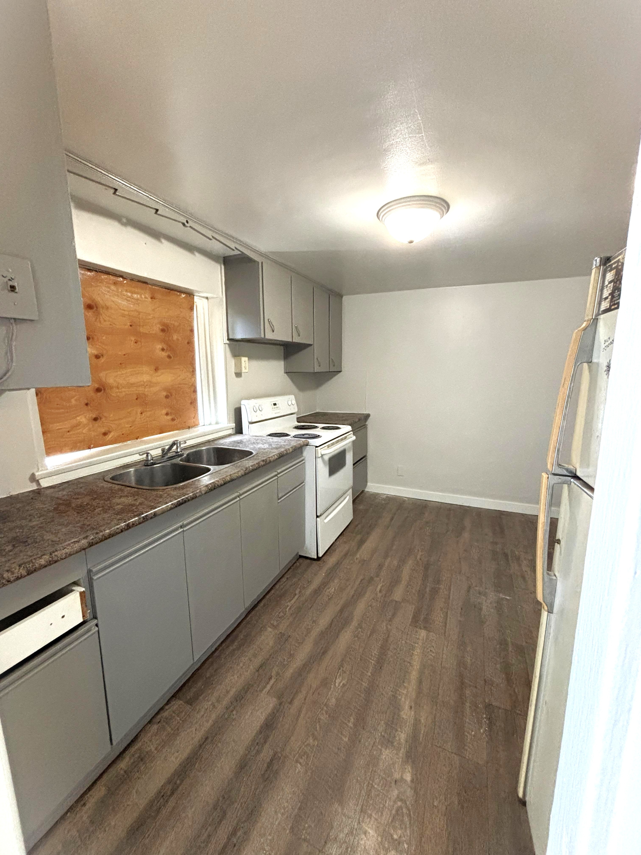352 Park Ave - 2, Sarnia, ON N7T 6K3 — photo 1